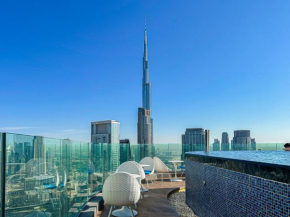 Amazing 64th floor Infinity Pool With Burj Khalifa Views 2BR apartment in Paramount Hotel Midtown